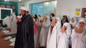 نشست آموزشی نماز در مدرسه دخترانه شکوفه های انقلاب وردنجان برگزار شد