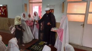 نشست آموزشی نماز در مدرسه دخترانه شکوفه های انقلاب وردنجان برگزار شد