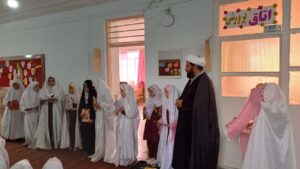 نشست آموزشی نماز در مدرسه دخترانه شکوفه های انقلاب وردنجان برگزار شد