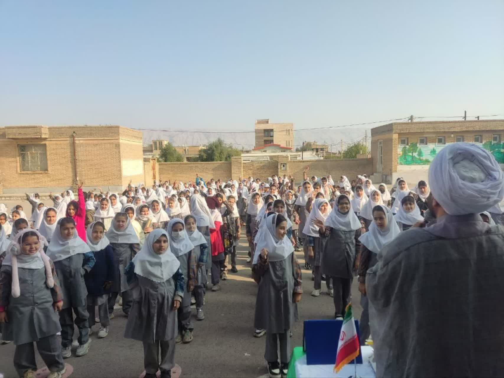 نشست نمازشناسی در دبستان عصمت درهشهر برگزار شد