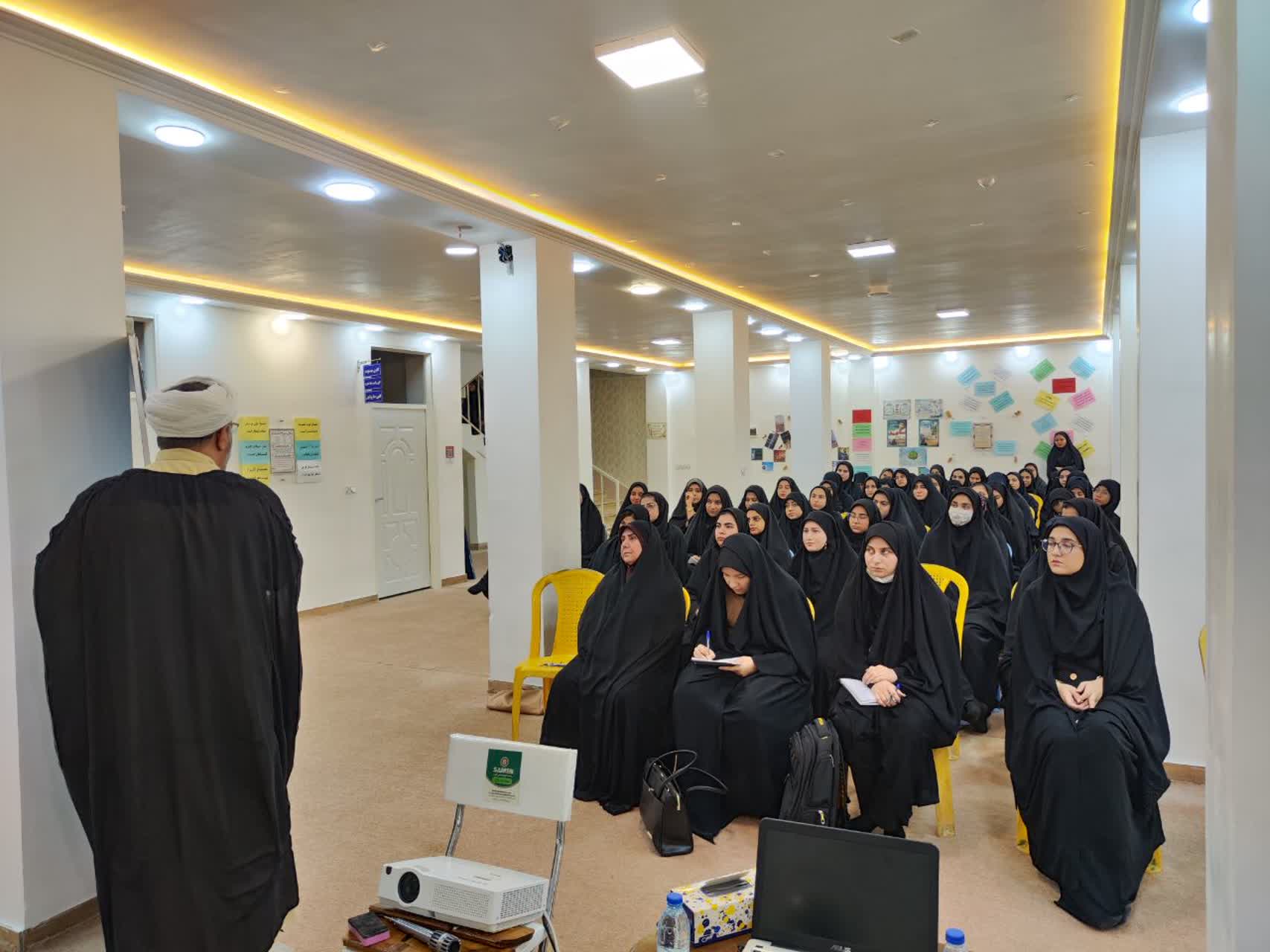 دوره آموزشی طرح معراج ویژه دانشجومعلمان پردیس خواهران دانشگاه فرهنگیان ایلام برگزار شد