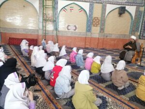 اقامه نماز جماعت در مدرسه رایان کوثر دلفان در قالب طرح شمیم خدمت