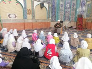 اقامه نماز جماعت در مدرسه رایان کوثر دلفان در قالب طرح شمیم خدمت