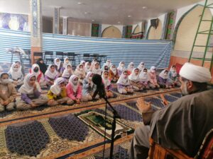 اقامه نماز جماعت در مدرسه رایان کوثر دلفان در قالب طرح شمیم خدمت