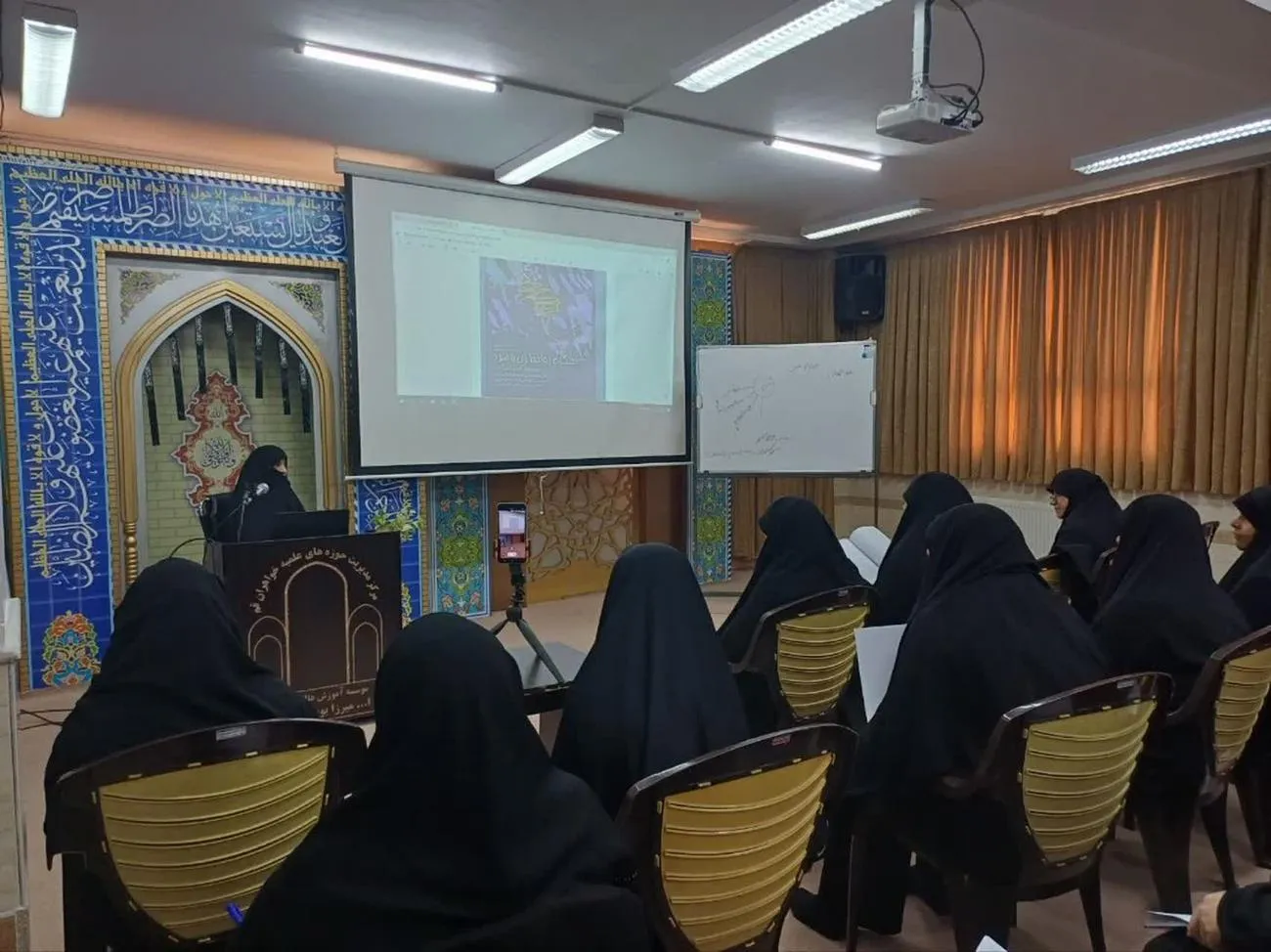از خانه تا فضای مجازی؛ دو میدان اصلی تربیت دینی فرزندان