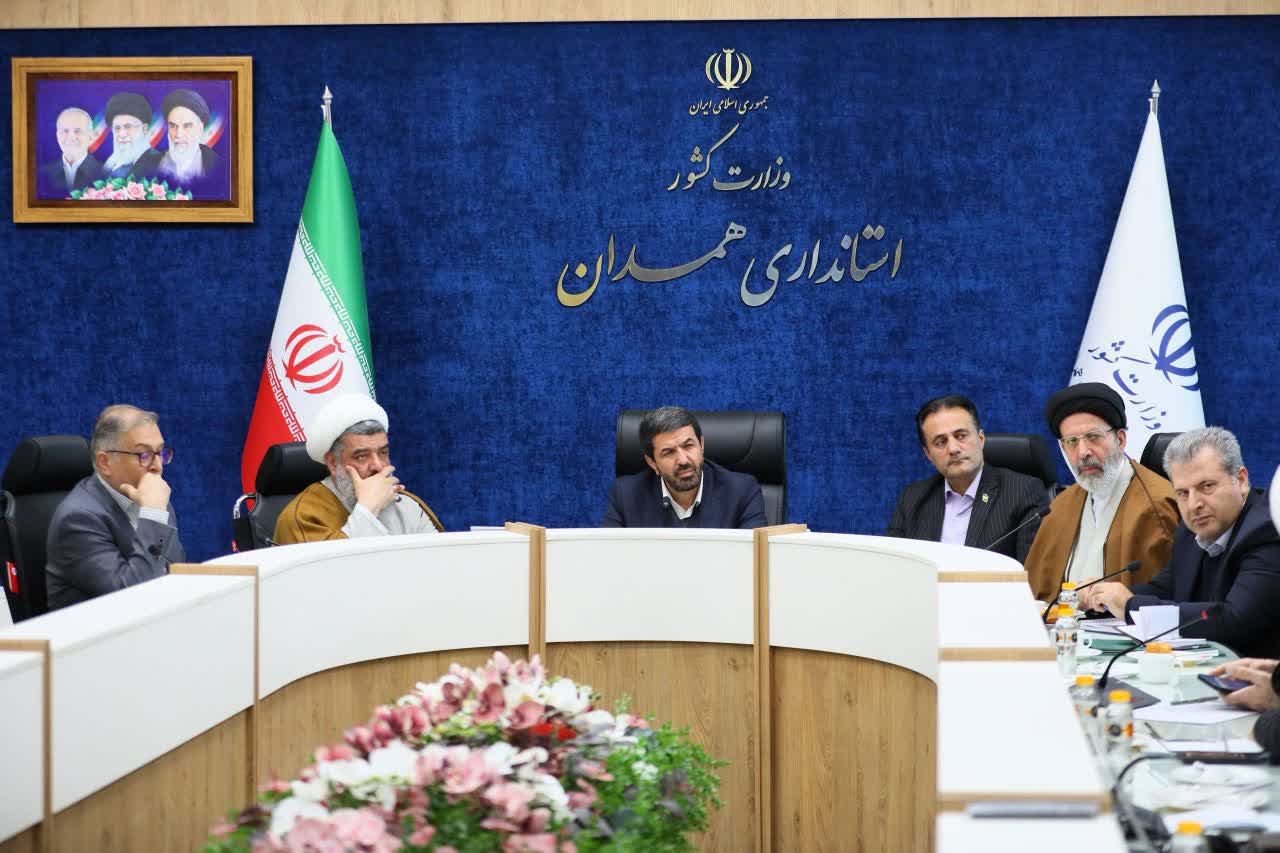 جلسه ستاد اجرایی نهضت احداث و تجهیز نمازخانه‌های مدارس استان همدان برگزار شد