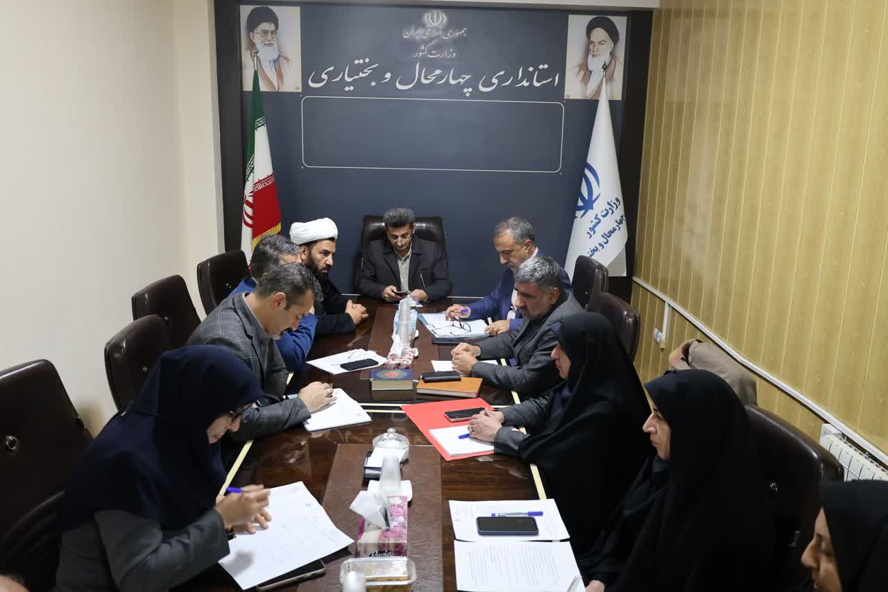 جلسه شورای فرهنگی استانداری با محوریت اقامه نماز برگزار شد
