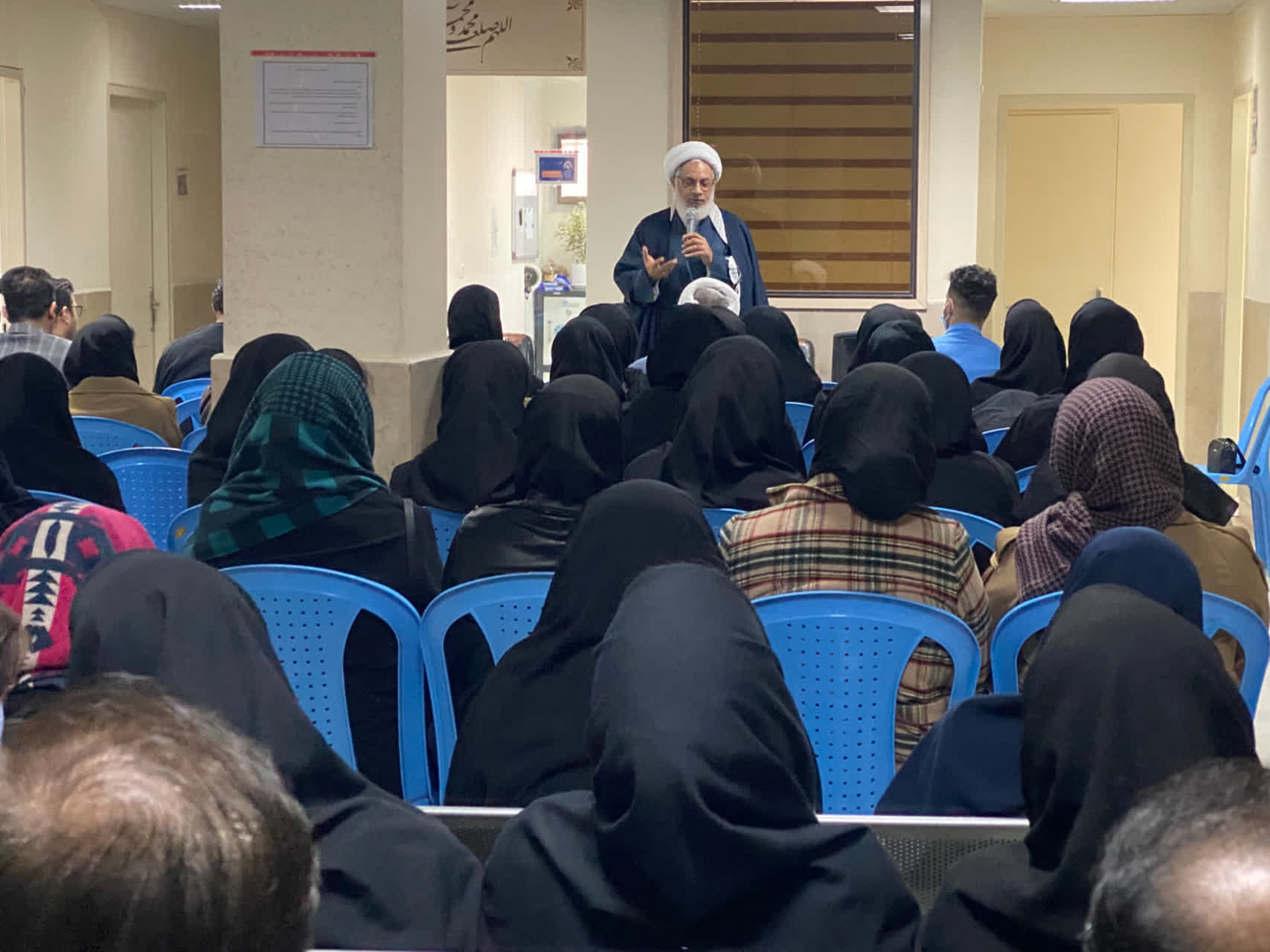 بازدید از نمازخانه در حال احداث بیمارستان