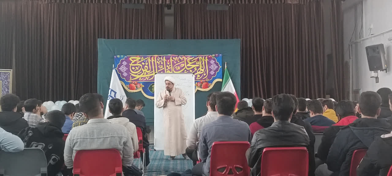 «معراج»؛ گامی نو در توانمندسازی دانشجو‌ معلمان برای ترویج فرهنگ نماز در قم
