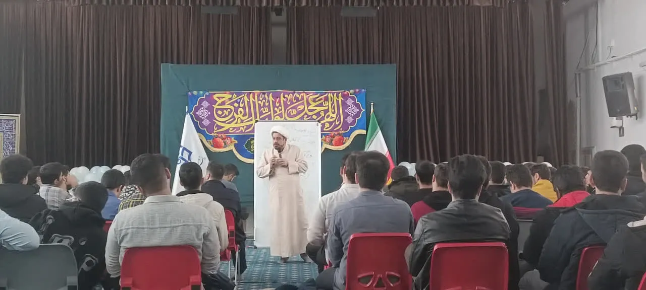 «معراج»؛ گامی نو در توانمندسازی دانشجو‌ معلمان برای ترویج فرهنگ نماز در قم