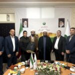 اهدای لوح تقدیر در مراسم جشن تکلیف فرزندان کارکنان پست بانک لرستان