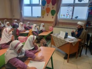 تصحیح قرائت حمد و سوره دانش آموزان روستای دره بید فریدن اصفهان