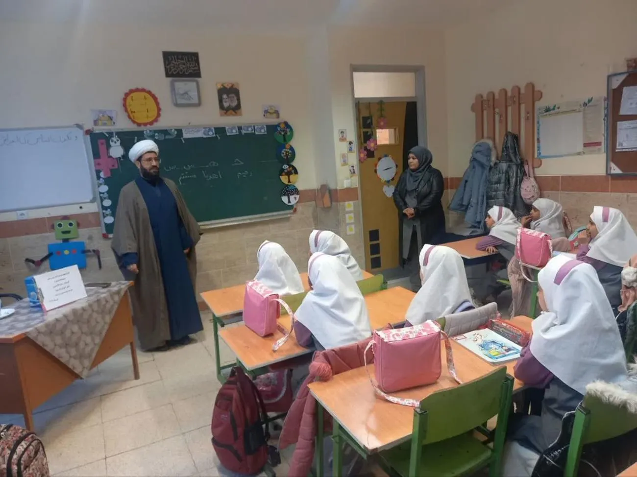تصحیح قرائت حمد و سوره دانش آموزان روستای دره بید فریدن اصفهان