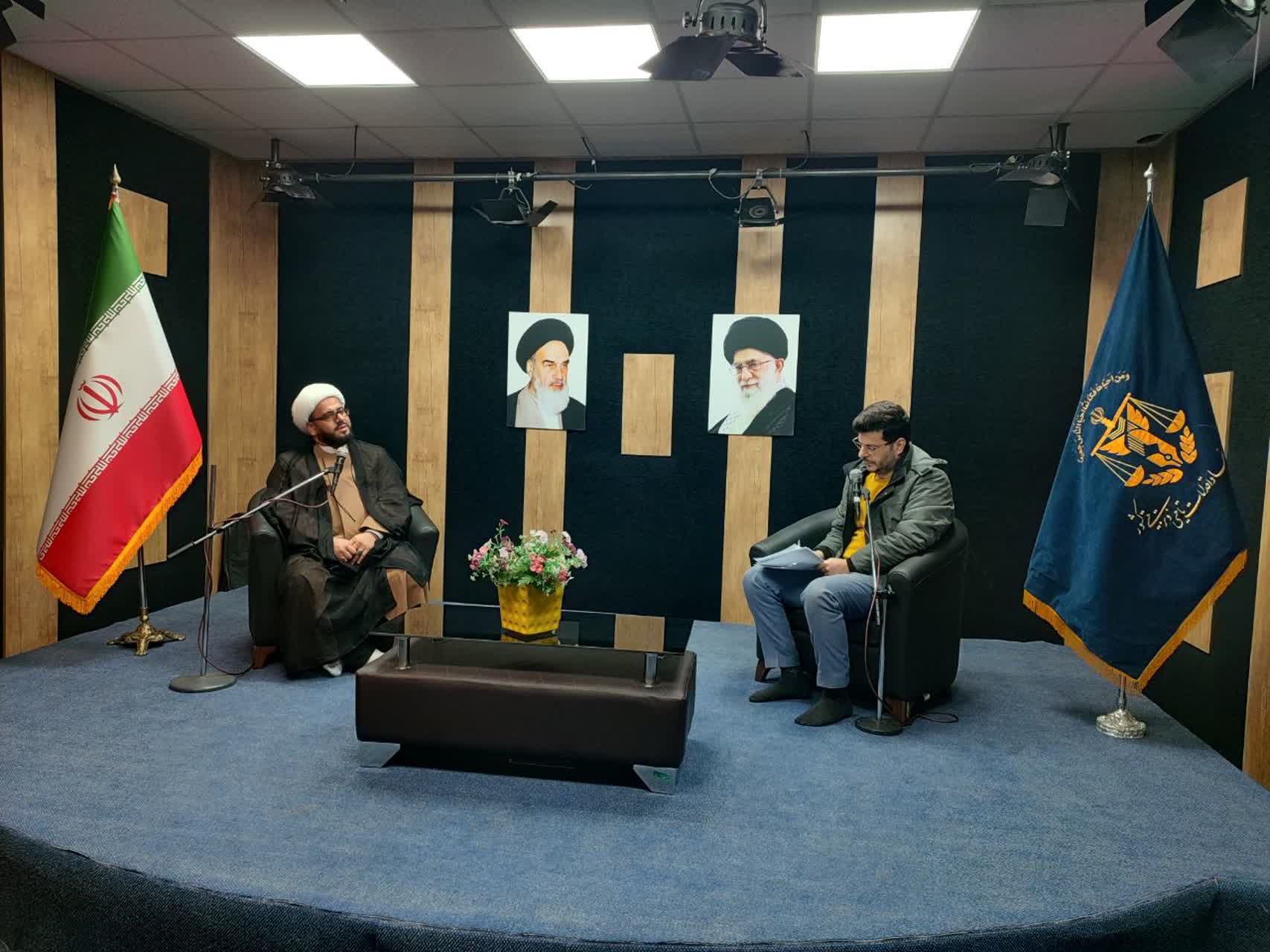 حجت‌الاسلام چراغی، مدیر ستاد اقامه نماز لرستان در استودیوی سیمای زندان مرکزی خرم‌آباد