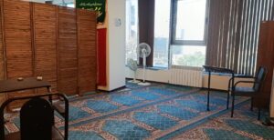 دوره سبک زندگی قرآنی در راستای اجلاس استانی نماز در اداره کل بیمه سلامت البرز برگزار شد