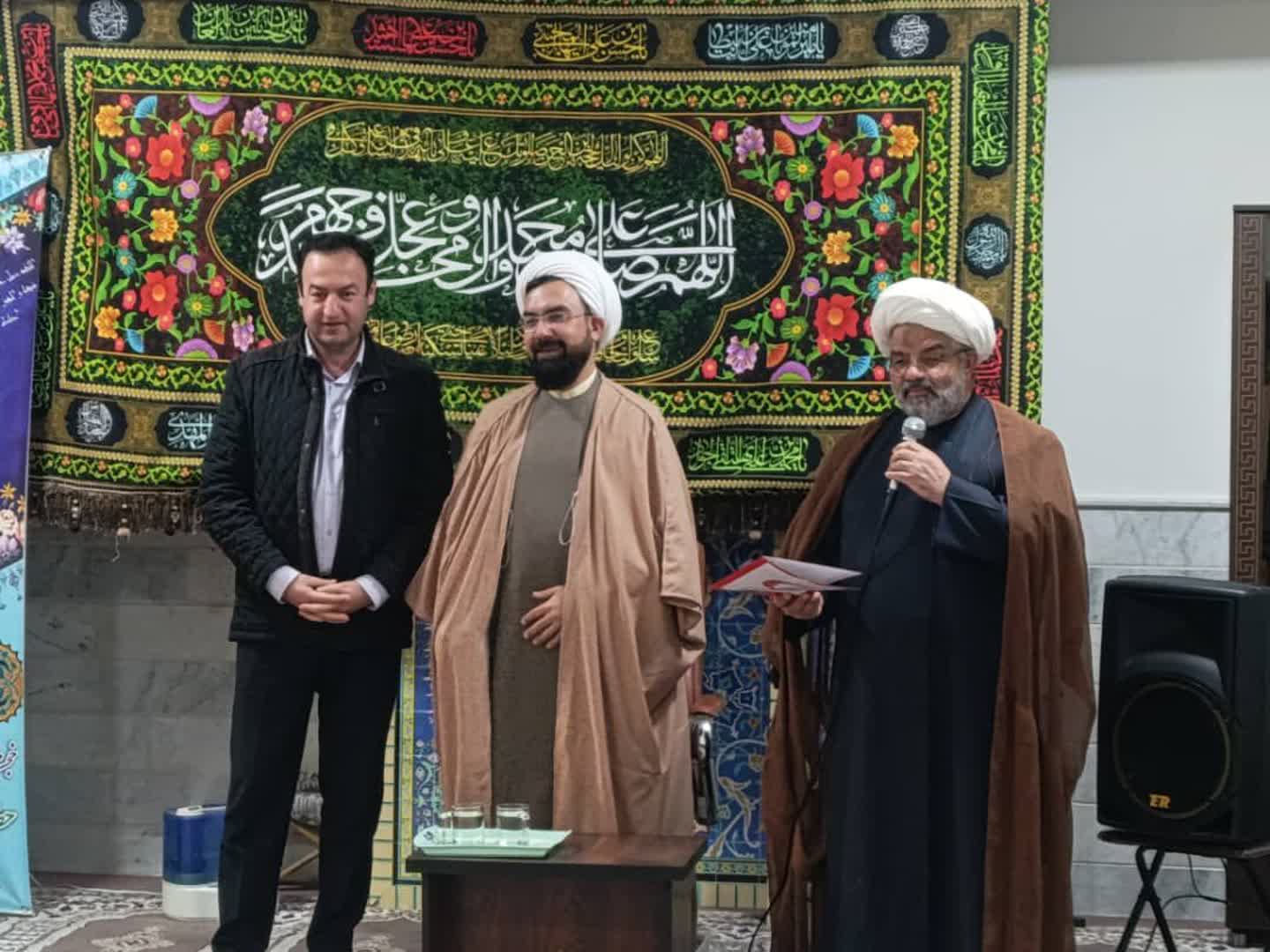 سخنرانی مدیر ستاد اقامه نماز استان سمنان در جمع هلال‌احمر همزمان با میلاد حضرت زهرا(س) برگزار شد