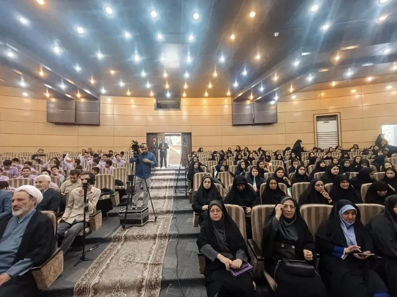 آیین جشن نومکلفین شهرداری سمنان با حضور مدیر ستاد اقامه نماز برگزار شد