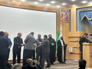 اجلاسیه استان سمنان نماز با محور تجلیل از برگزیدگان اقامه نماز دستگاه‌های اجرایی برگزار شد