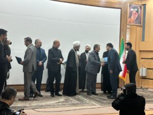 اجلاسیه استان سمنان نماز با محور تجلیل از برگزیدگان اقامه نماز دستگاه‌های اجرایی برگزار شد