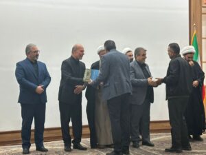 اجلاسیه استان سمنان نماز با محور تجلیل از برگزیدگان اقامه نماز دستگاه‌های اجرایی برگزار شد