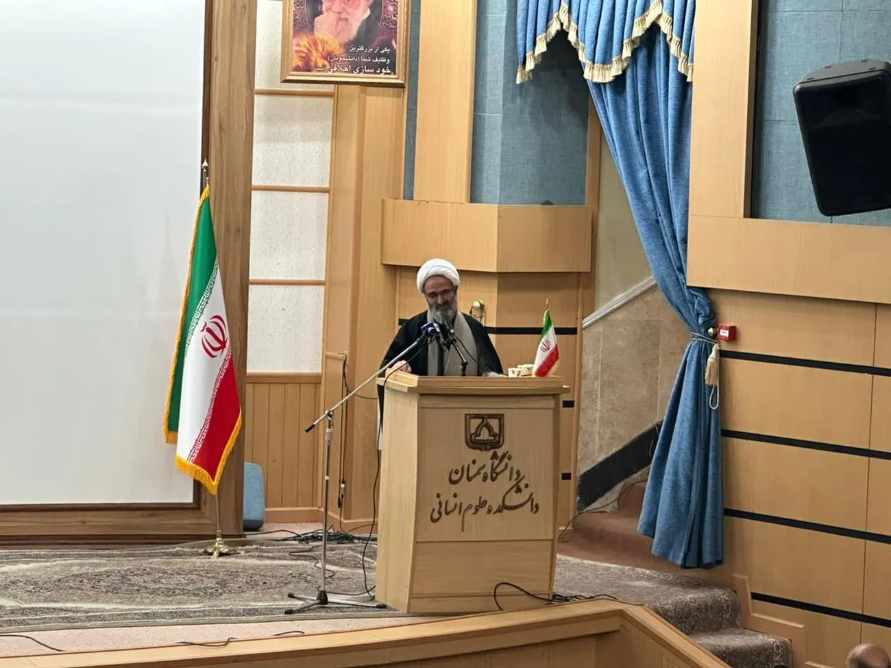 اجلاسیه استان سمنان نماز با محور تجلیل از برگزیدگان اقامه نماز دستگاه‌های اجرایی برگزار شد