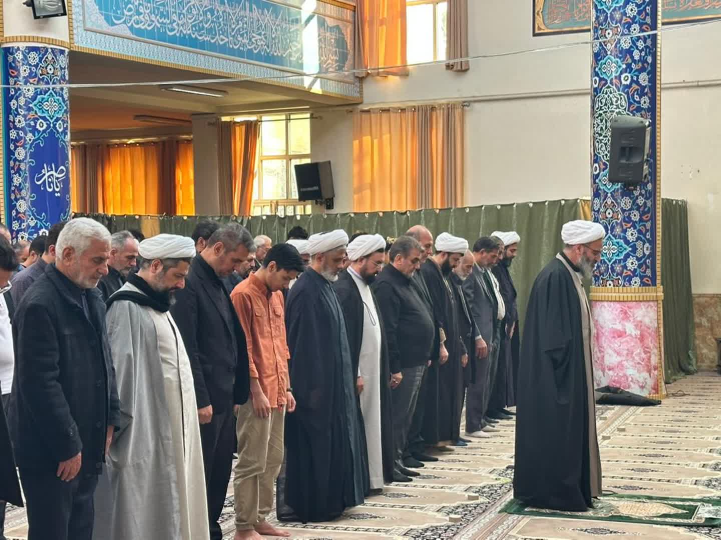 آیین اقامه نماز جماعت ظهر و عصر در دانشگاه سمنان برگزار شد