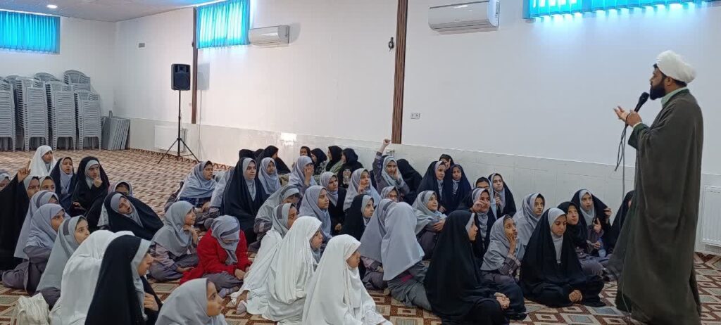 نشست های دانش آموزی با محوریت نقش نماز در کاهش آسیب‌های اجتماعی در شهرستان طبس برگزار شد