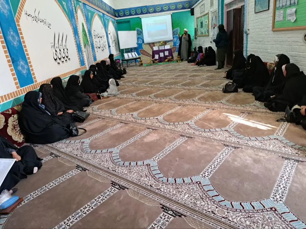 جلسه شیوه های فرهنگ سازی نماز در خانواده ویژه اولیا در بیرجند برگزار شد