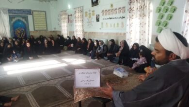 جلسه آموزش خانواده با محوریت شیوههای دعوت فرزندان به نماز ویژه اولیا در شهرستان سربیشه برگزار شد