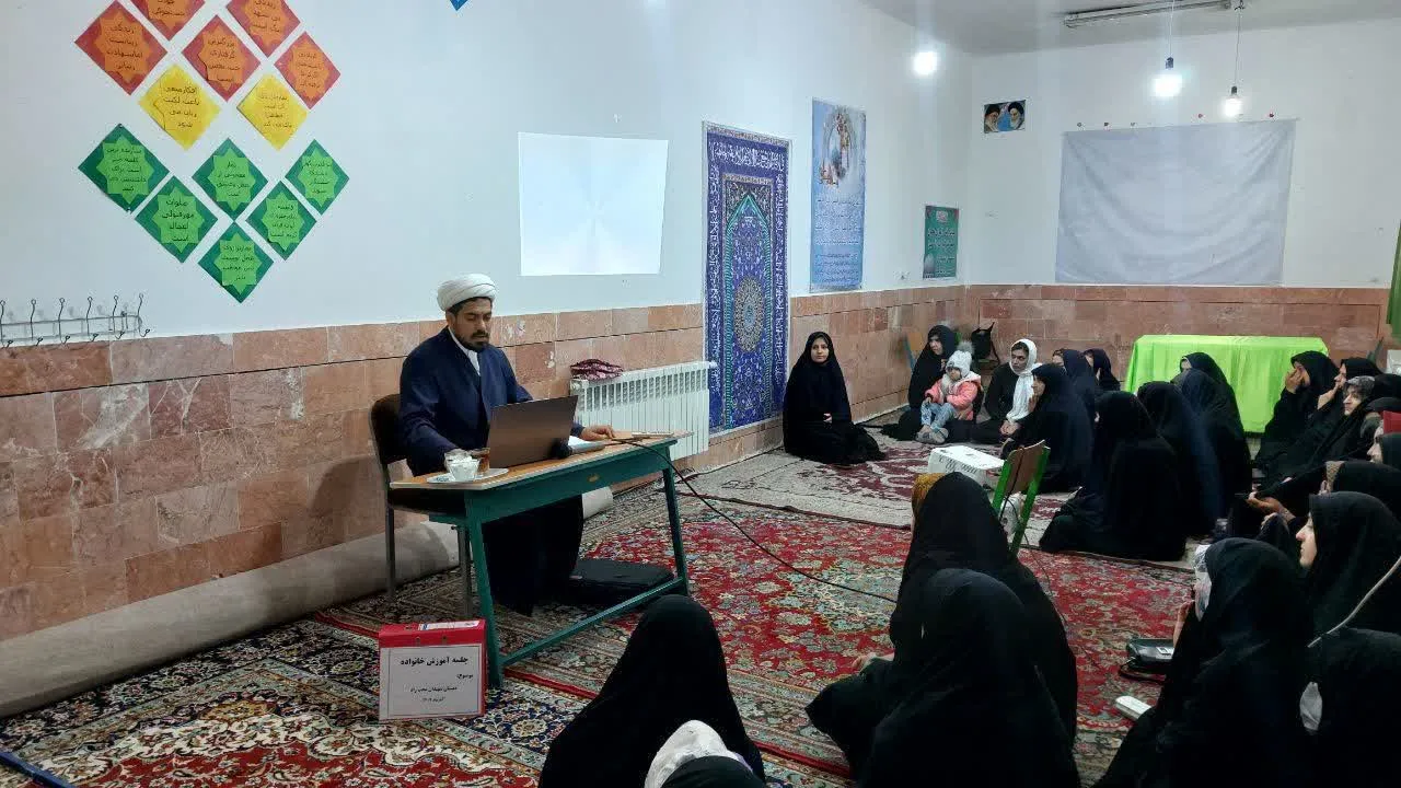گفتمان های نماز شناسی با محوریت جذب نسل نو به نماز در شهرستان فردوس برگزار شد