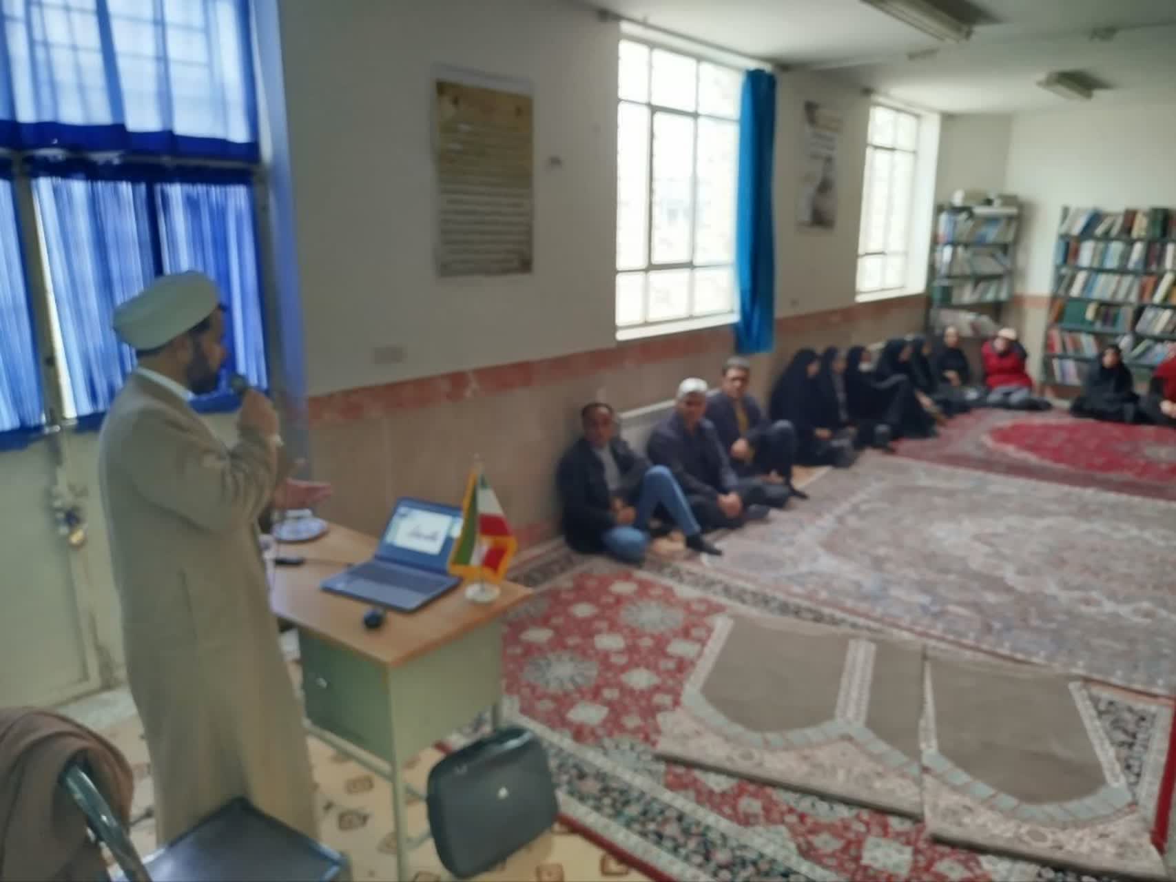 نشست تخصصی نماز ویژه اولیای دانش آموزان در شهرستان قاین برگزار شد