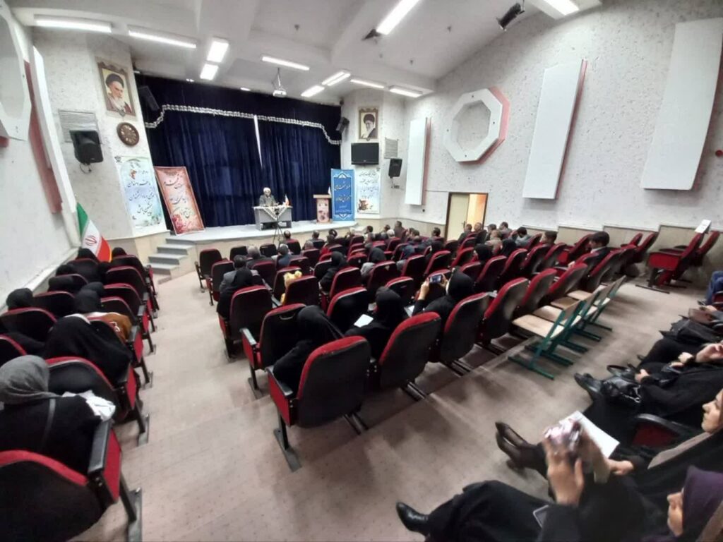 دوره آموزش طرح یاوران نماز مدارس خراسان جنوبی برگزارشد