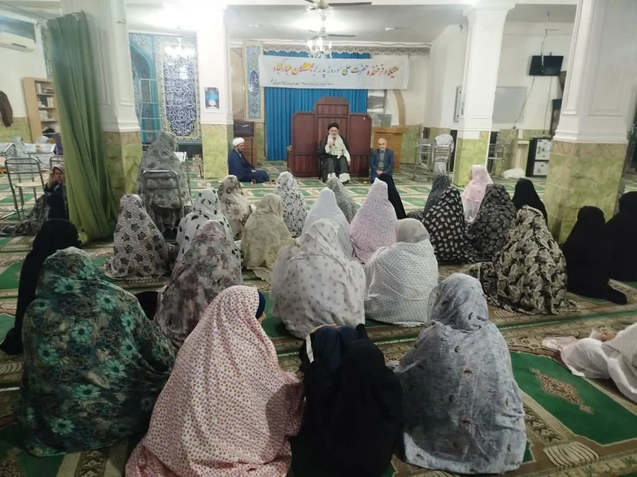 برگزاری گفتمان نماز و تبیین فضائل ایام رجبیه در مراسم اعتکاف خواهران در نگینشهر