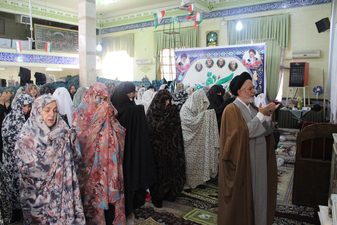 مدیر ستاد اقامه نماز استان قزوین در جمع معتکفین حضور یافت