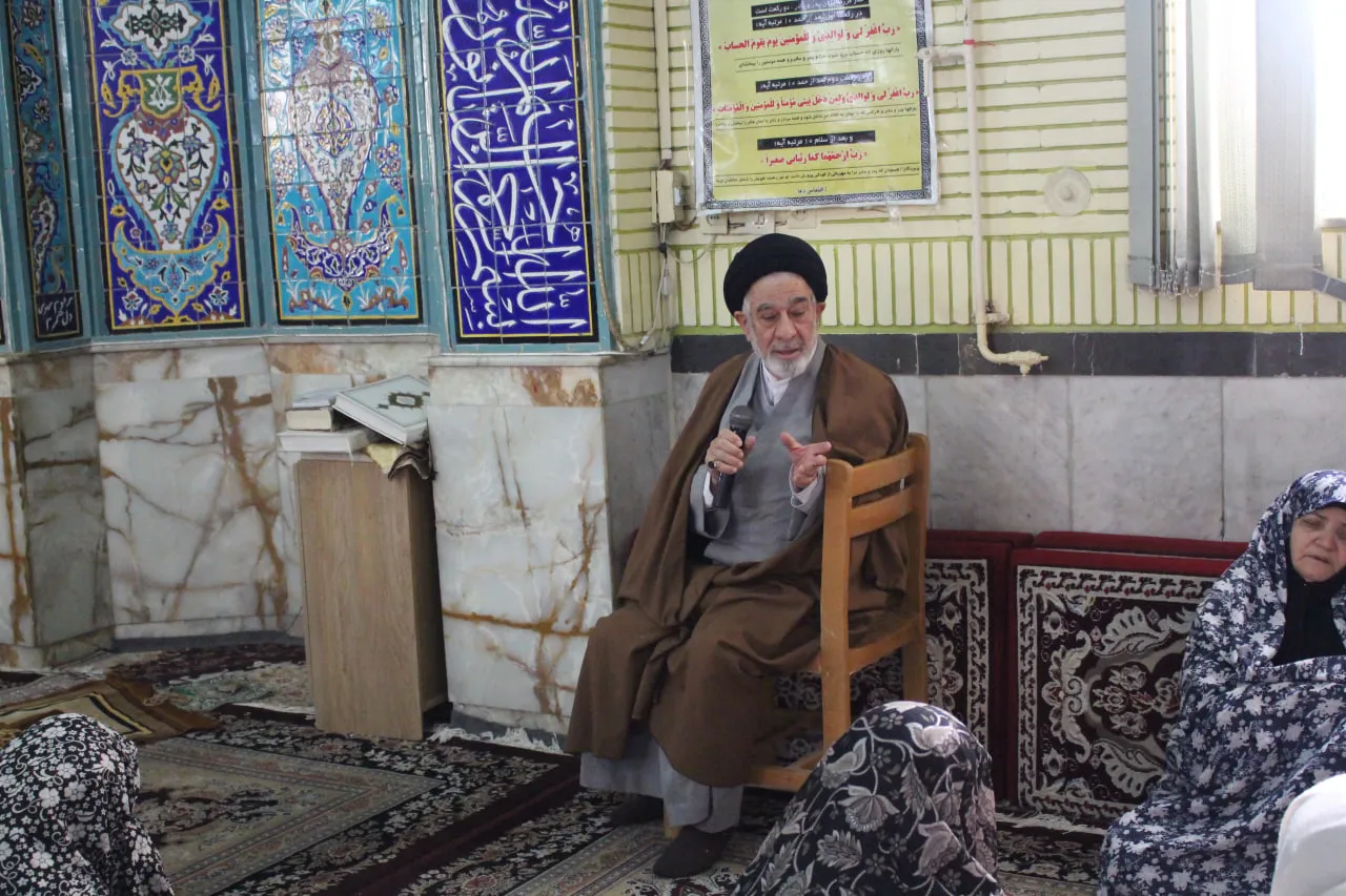 مدیر ستاد اقامه نماز استان قزوین در جمع معتکفین حضور یافت