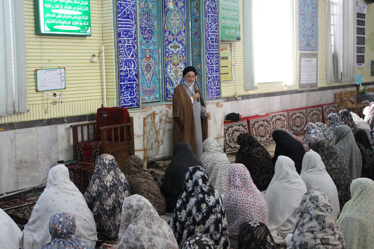 مدیر ستاد اقامه نماز استان قزوین در جمع معتکفین حضور یافت