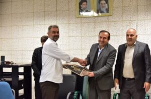 تجلیل ستاد اقامه نماز چهارمحال و بختیاری از عوامل برنامه رادیویی در حریم نور