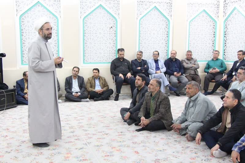کارگاه آموزشی آداب و اسرار نماز در کمیته امداد سیستان و بلوچستان برگزار شد