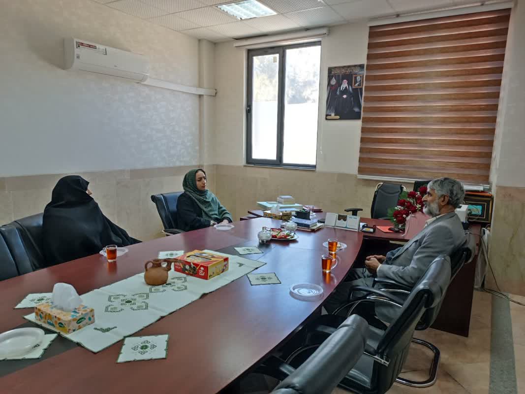 جلسه مشترک ستاد اقامه نماز با مشاور امور بانوان استانداری