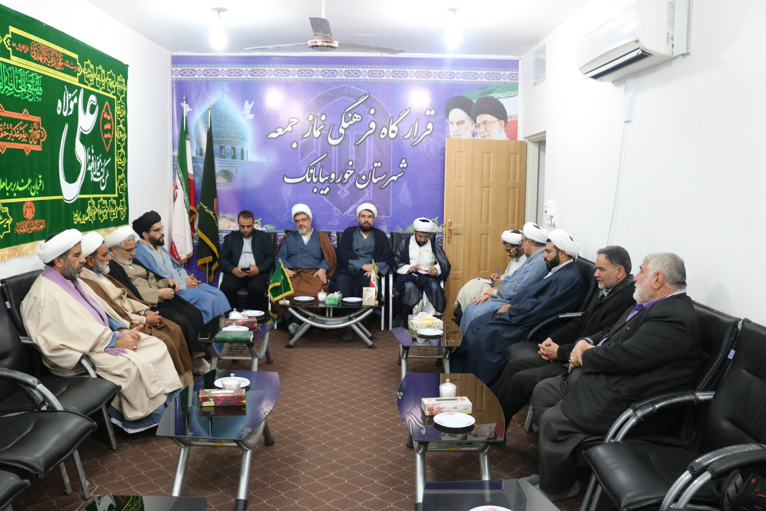 نشست روحانیون و طلاب خور و بیابانک استان اصفهان