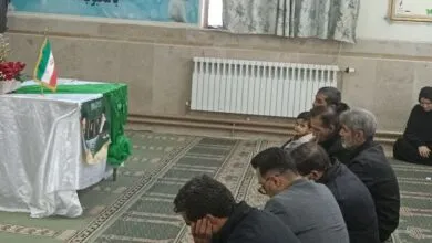 نشست شیوه های دعوت فرزندان به نماز در دبیرستان ریحانه زاهدان برگزار شد