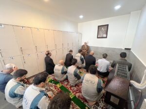 از مرکز کارگری کارگاه رادیران بازدید شد