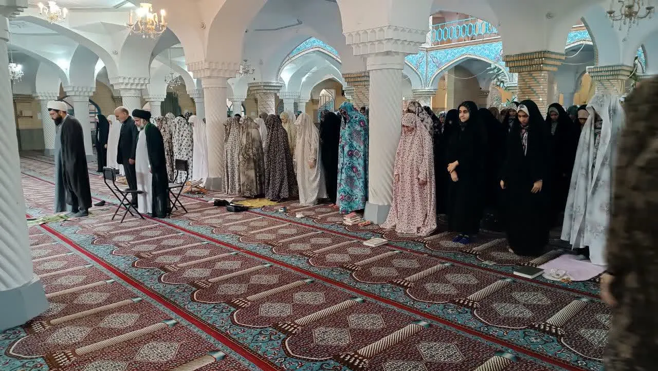 برگزاری نماز جماعت و برنامههای فرهنگی در مراسم اعتکاف ستاد اقامه نماز استان کردستان