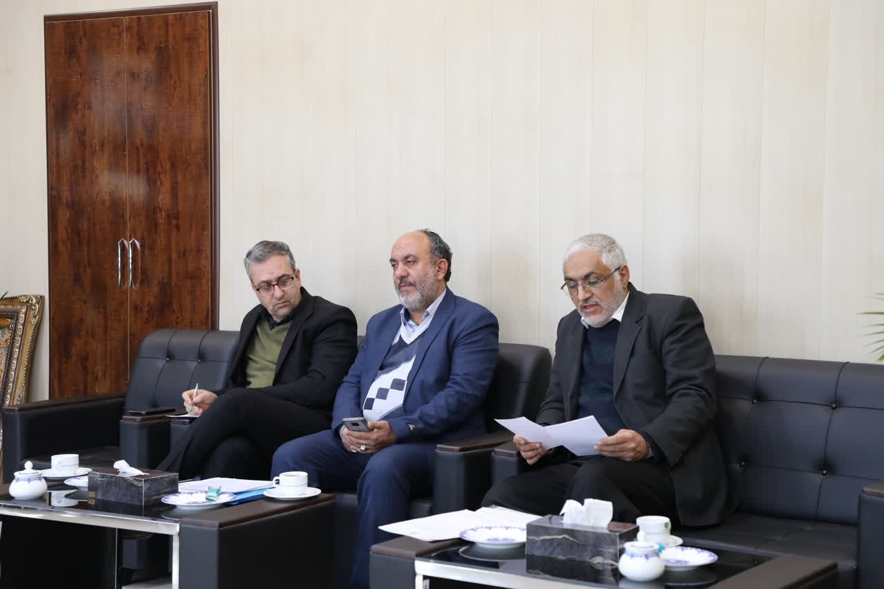 جلسه شورای اقامه نماز اداره کل امور مالیاتی اصفهان