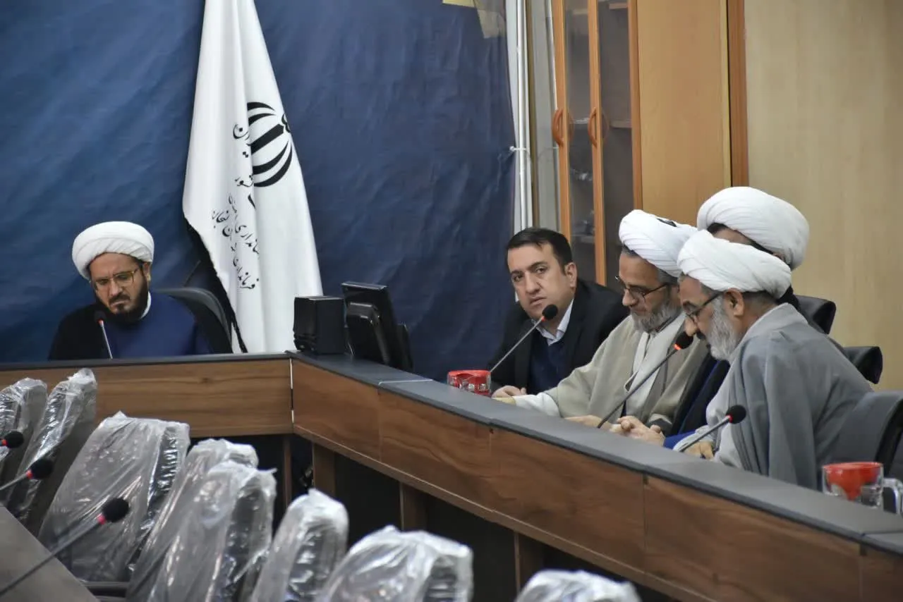 جلسه شورای اقامه نماز شهرستان لنجان اصفهان