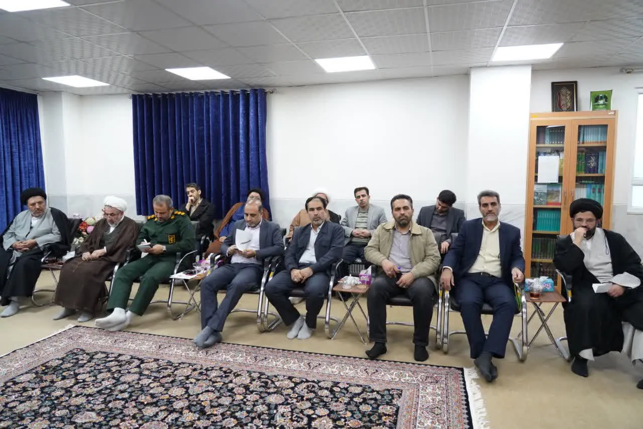 جلسه قرارگاه جهاد تبیین و تولید محتوای فضای مجازی در دفتر امام جمعه خرمآباد