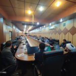 جلسه شورای اقامه نماز در اداره کل دیوان محاسبات استان لرستان با حضور مدیران و کارکنان.