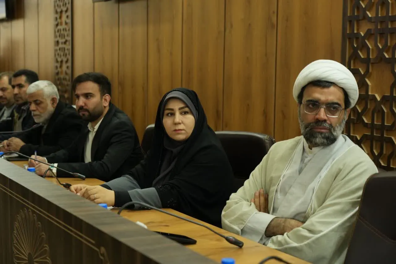 جلسه شورای اقامه نماز استان لرستان در سالن جلسات استانداری با حضور مدیران استانی