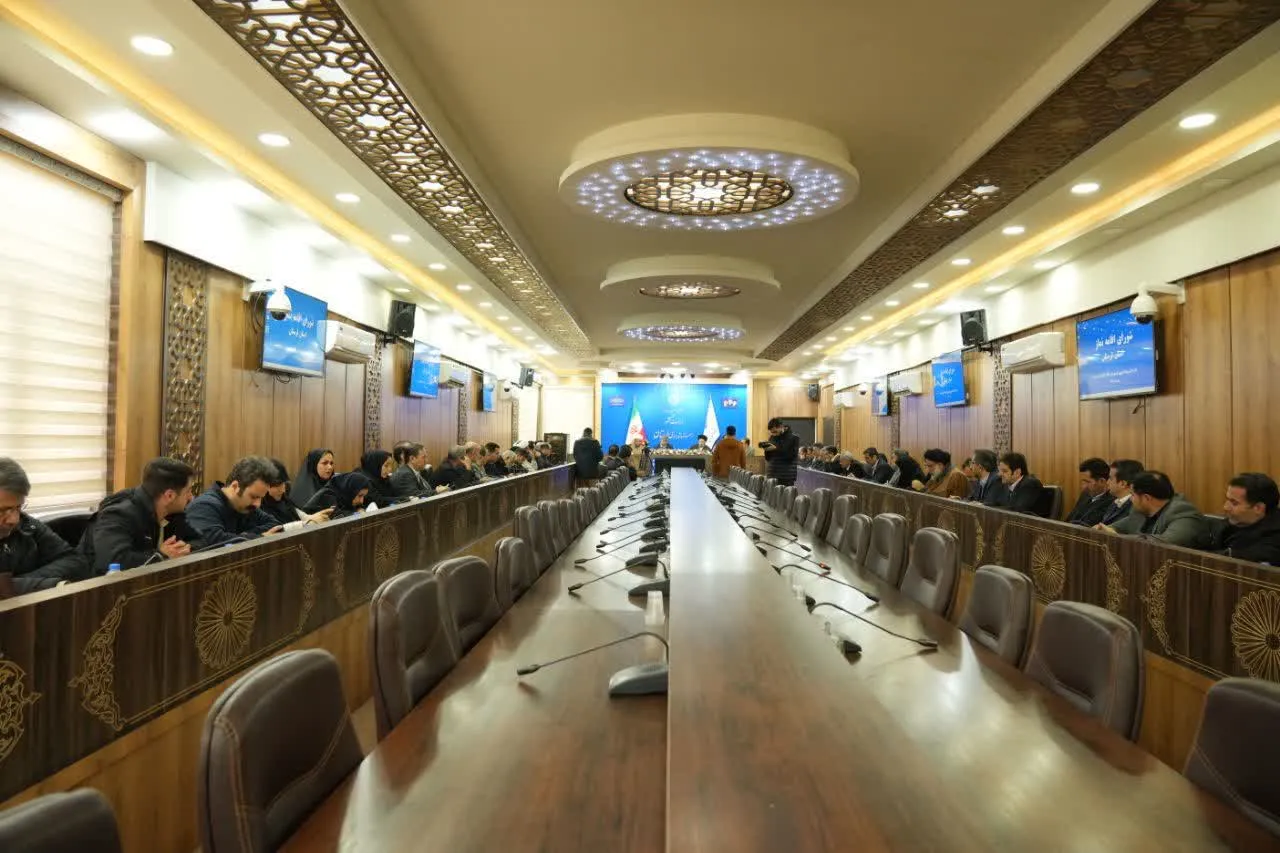 جلسه شورای اقامه نماز استان لرستان در سالن جلسات استانداری با حضور مدیران استانی