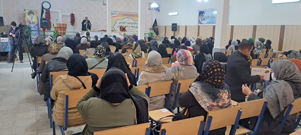 دوره آموزشی اولیا و مربیان با محوریت دعوت فرزندان به نماز در شهرستان خوی برگزار شد